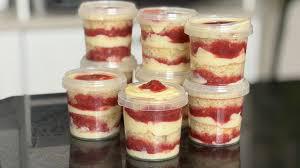 Bolo Pote Adoratto Un Morango