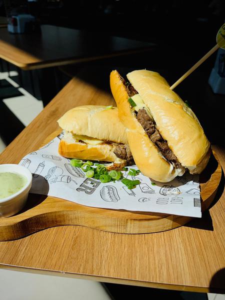 BAGUETE DE MIGNON COM QUEIJO