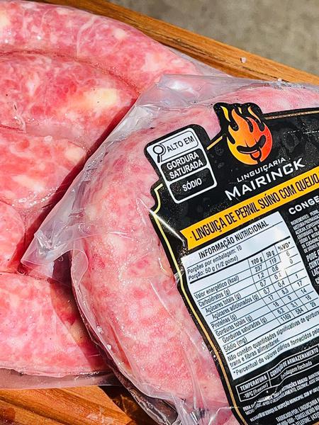 LINGUIÇA SUINA COM QUEIJO COALHO