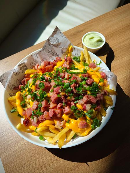 PORÇÃO DE BATATA CHEDDAR E BAC