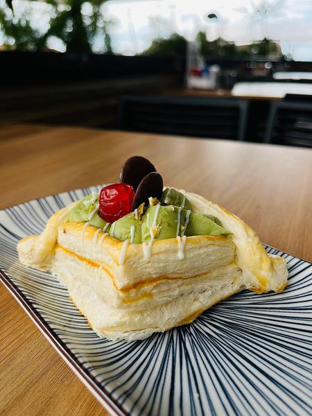 TORTINHA FOLHADA DE PISTACHE