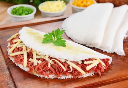 TAPIOCA DE QUEIJO E CHARQUE