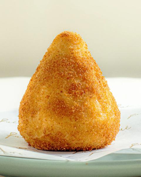 COXINHA DE FRANGO C/ REQUEIJAO FORMOSA U