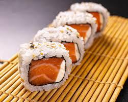 URAMAKI PHILADELPHIA