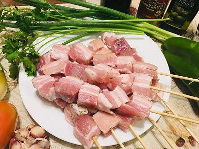 ACOUGUE - ESPETINHO PANCETA (KG) 