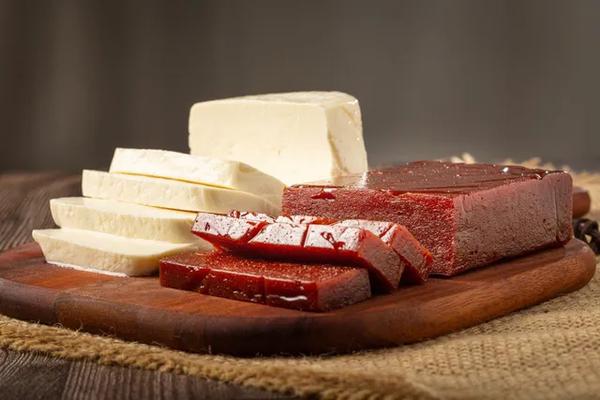 QUEIJO MINAS C/GOIABADA KG