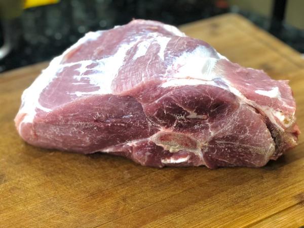 CARNE SUINA PALETA SEM PELE KG