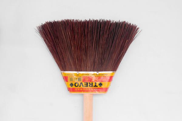 VASSOURA PIACAVA CHAPA COM CABO N1 TREVO