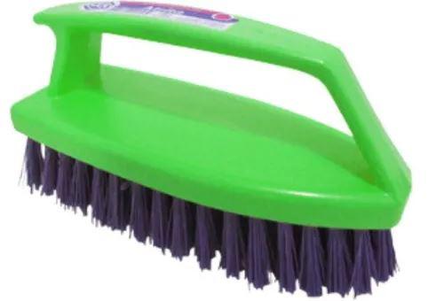 ESCOVA DE ROUPA TREVO COM ALÇA 1 UNIDADE