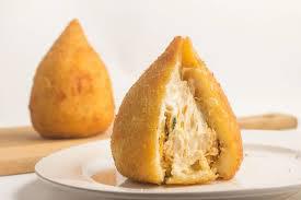 COXINHA DE FRANGO C/ CATUPIRY UN