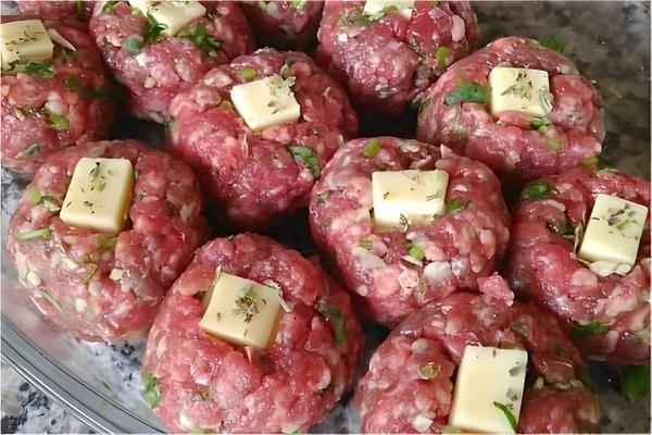 ALMONDEGA BOV RECH QUEIJO DA CASA