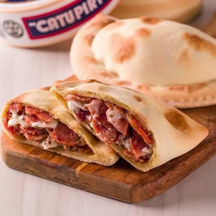 CALZONE CALABRESA E REQUEIJAO