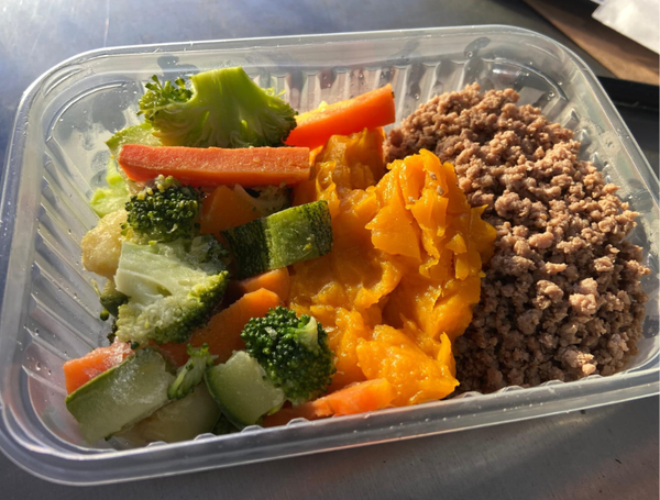 CARNE MOÍDA, PURÊ DE ABÓBORA E LEGUMES 300G PRATO SAÚDE