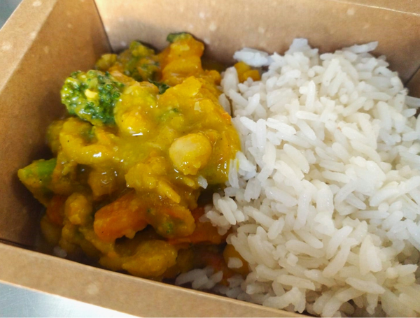 CURRY DE GRÃO DE BICO COM LEGUMES E ARROZ 300G PRATO SAÚDE