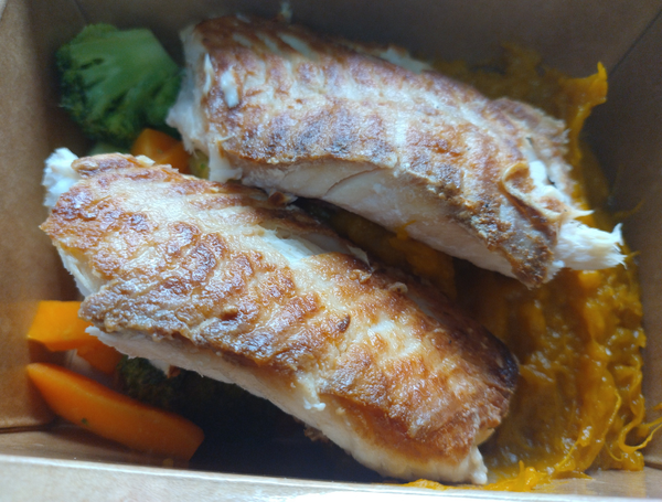 FILÉ DE TILÁPIA, PURÊ DE ABÓBORA E LEGUMES 300G PRATO SAÚDE