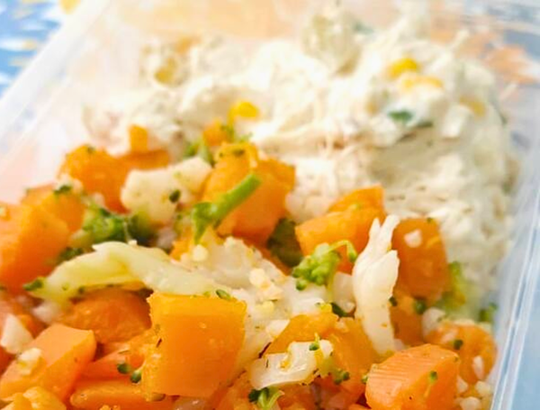 FRICASSÊ DE FRANGO CENOURA BRÓCOLIS COUVE FL 300G PRATICE LC