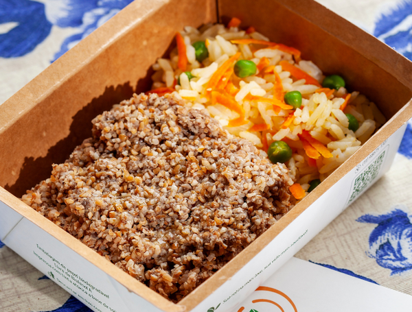 KIBE RECHEADO COM REQUEIJÃO, ARROZ COLORIDO 300G PRATO SAÚDE