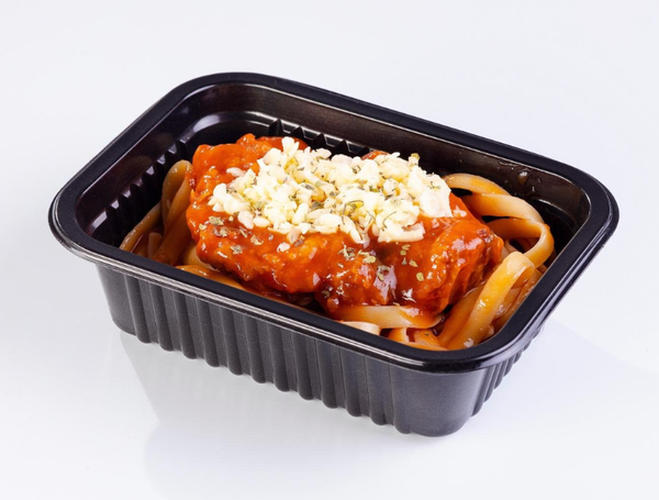 PARMEGIANA DE FRANGO COM FETTUCCINE 300G CORADA