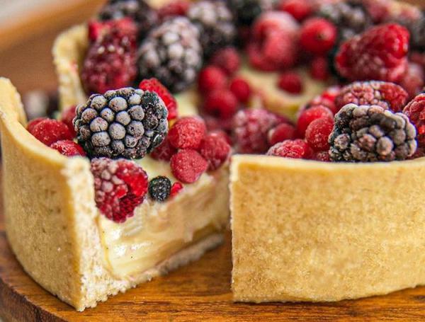 TORTA DE BAUNILHA COM BERRIES 450G ANLAFFE