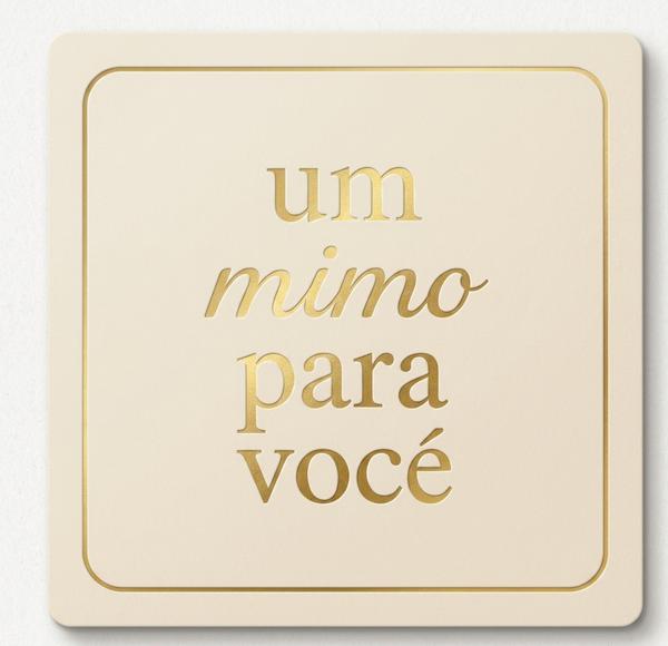 ETIQUETA QUADRADA UM MIMO PRA VOCE BEGE REF.1006 30UN STICKR