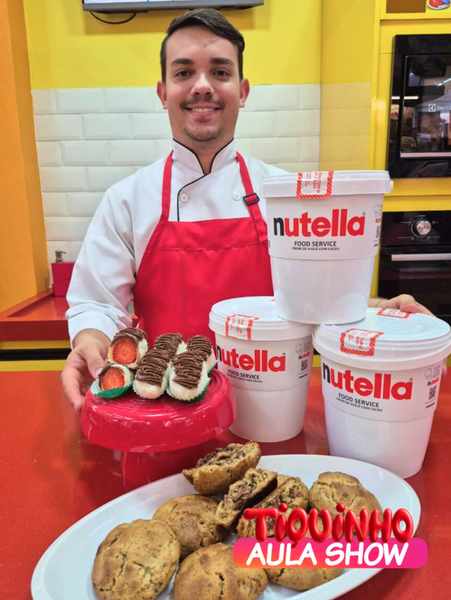 Cookie Recheado Com Nutella e Coxinha de Morango