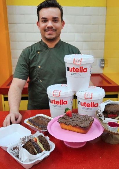 Bolo de Milho e X-Burguer Com Nutella
