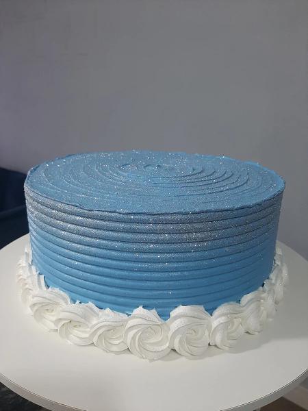 BOLO RENOPAN CONFEITADO