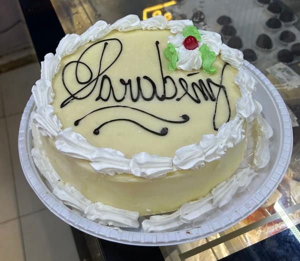 TORTA CONGELADA DE NINHO PARABENS UND